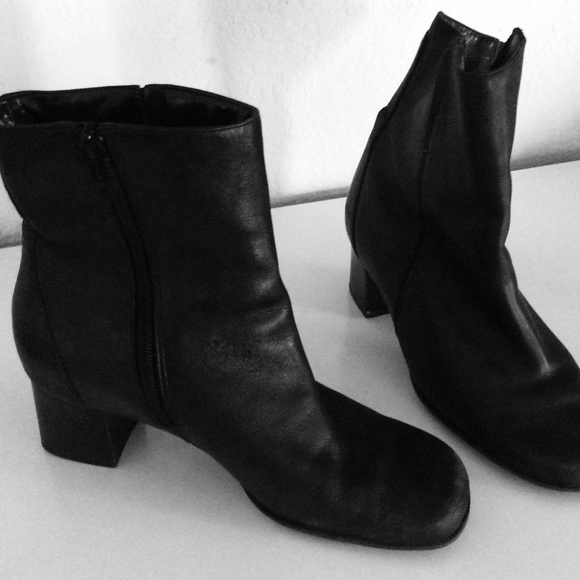 naturalizer ankle boots wide width